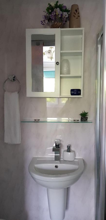Enjoy Your Stay At Chorley Road Droitwich Eksteriør bilde